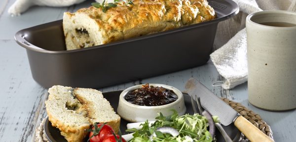 Pyrex Non-Stick Loaf Tin 30cm