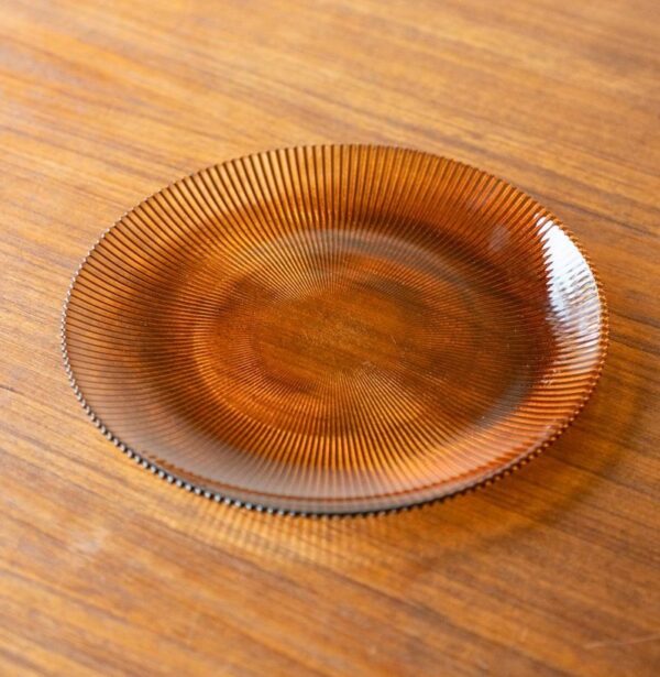 Amber Glass Side Plate 21cm - Image 2