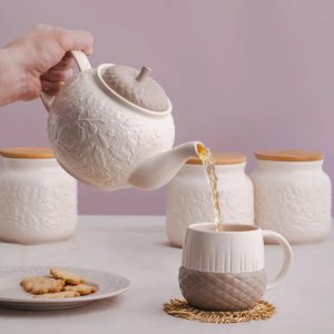 P&K Acorn 6 Cup Teapot