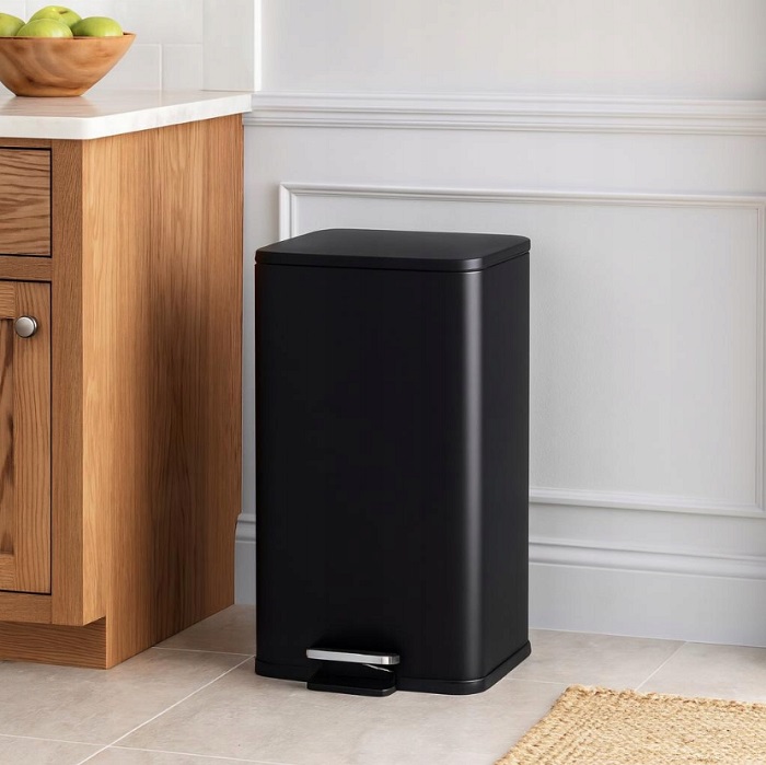 Metal Pedal Bin 30 Lt Black
