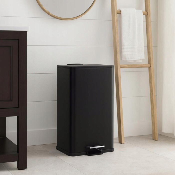 Metal Pedal Bin 30 Lt Black - Image 2