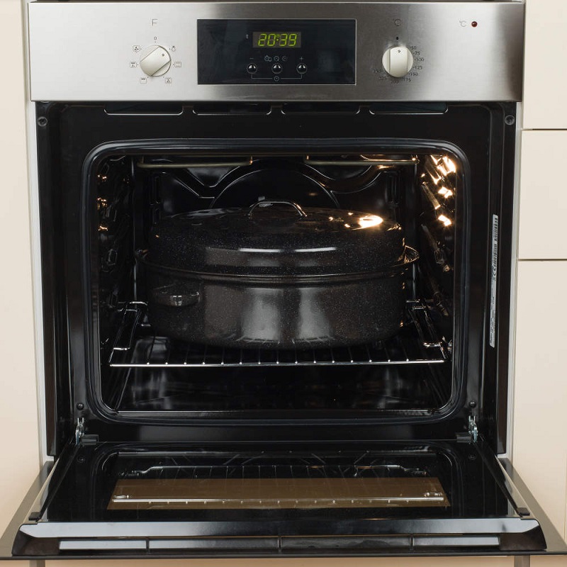 Russel Hobbs Enamel Selfbasting Roaster w/Lid 38cm - Image 3