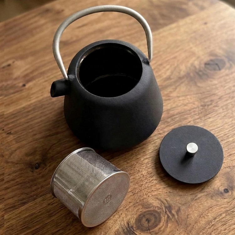 Cast Iron Teapot with Filter 1 Lt Grey - Image 2